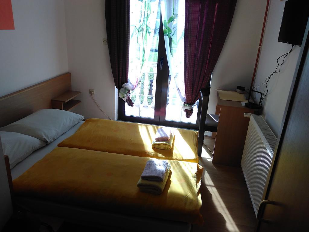 Bed&Breakfast Konoba Jure Krasno Polje Exterior foto